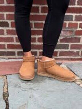 UGG Ultra Mini Chestnut Brown Shearling-Lined Ankle Boots Size 8